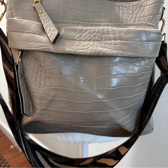 Faux Leather Croco Embossed Convertible Shoulder Bag Backpack Cream Beige - Picture 7 of 15